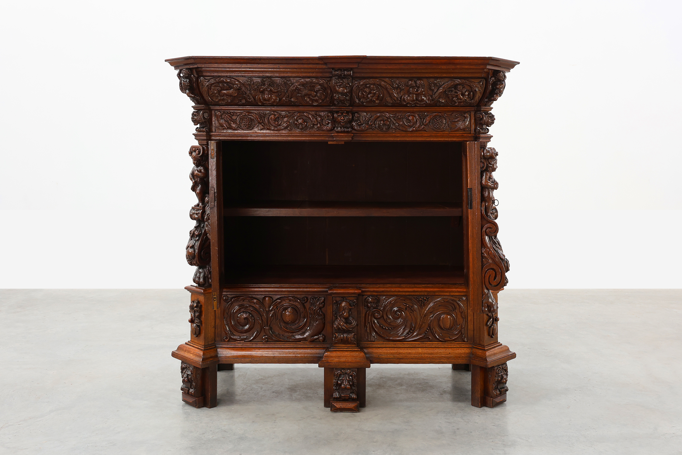 Flemish renaissance "beeldenkast" cabinet in oak wood Antwerp, ca. 1630thumbnail